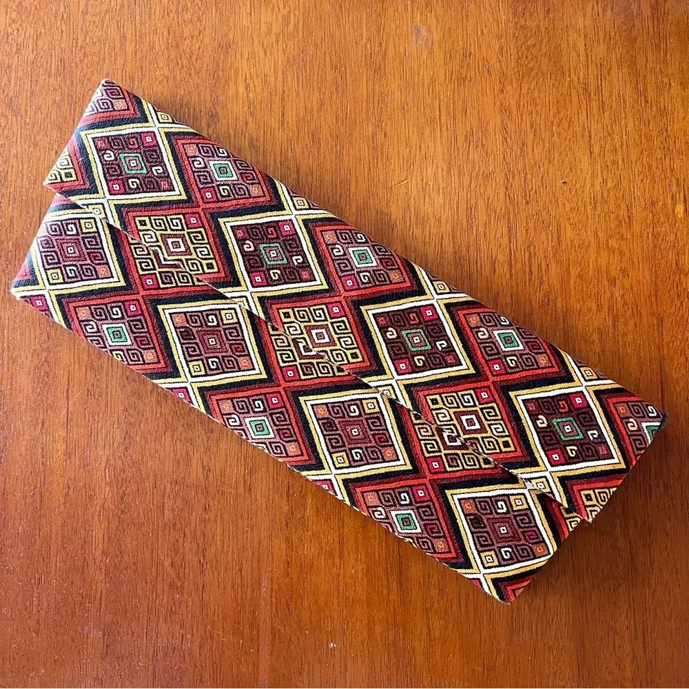 Pineda Covalin Clutch Geometric Patterned B2-9